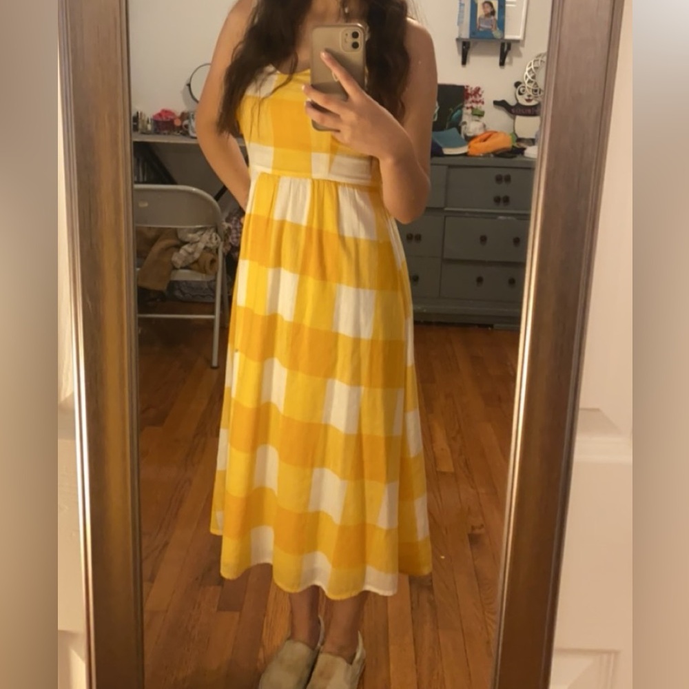 Old Navy Yellow and White Maxi Dress - Picture 3 of 3